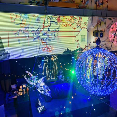 K40 DISCO - SATURDAY LIGHT FEVER - Musaa, valoa ja välkettä aikuiseen makuun